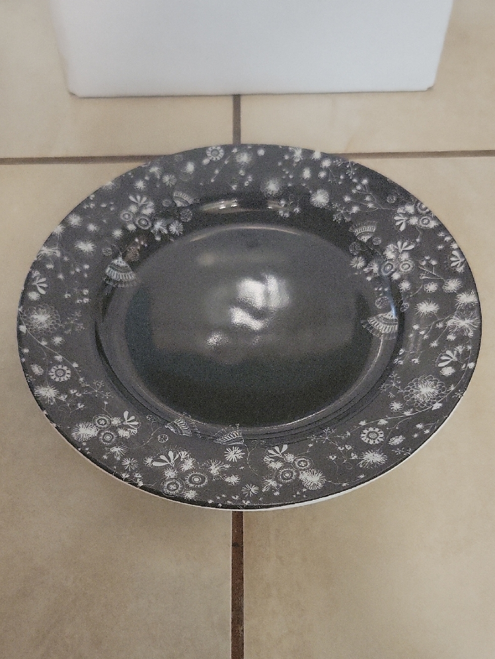 NWT Miss Blackbirdy 6in Black Plates Set Of 8